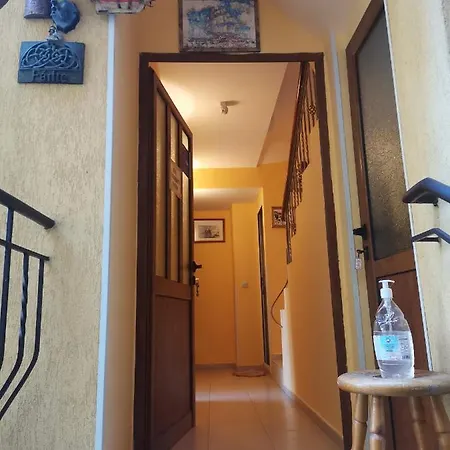 Δωμάτια σε οικογενειακή κατοικία Къща За Гости 