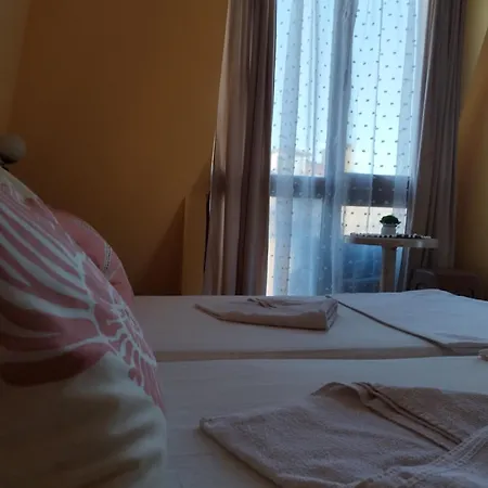 коста кърлев * Νεσέμπαρ