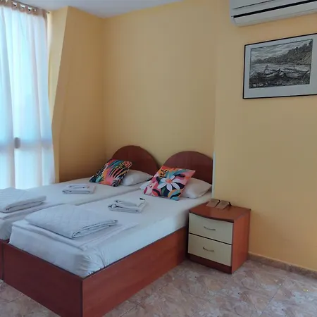 коста кърлев Πανσιόν